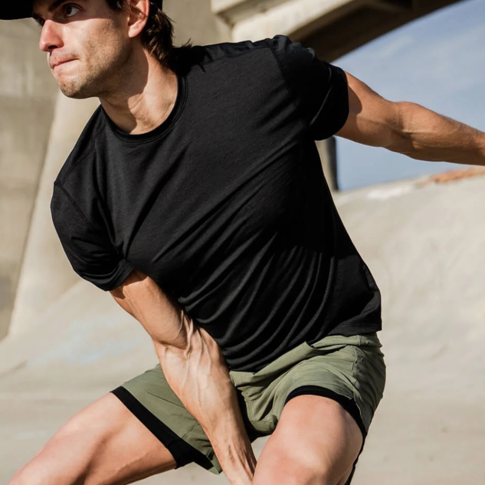 Ten Thousand Lightweight Workout Shirt Short Sleeve – Large – Black